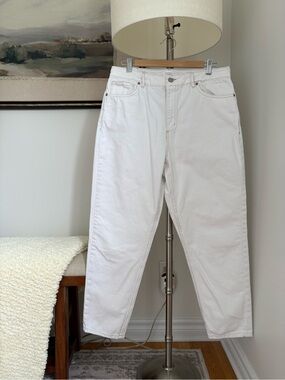White High-Waist Mom Jeans